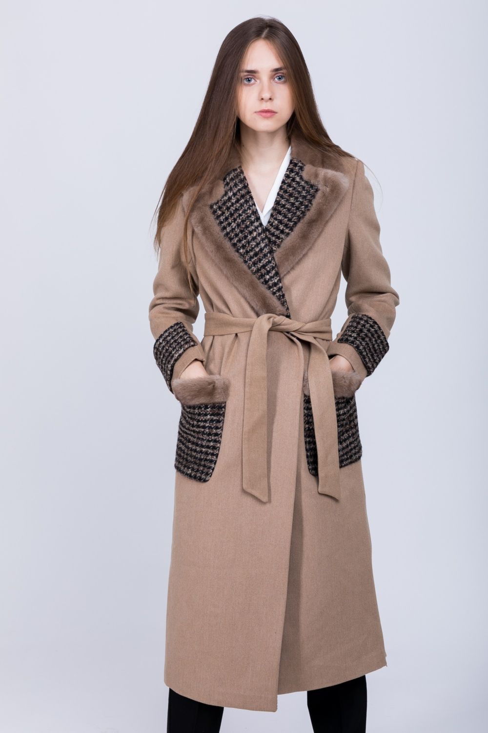 Пальто из натуральной шерсти с отделкой из меха норки 51894