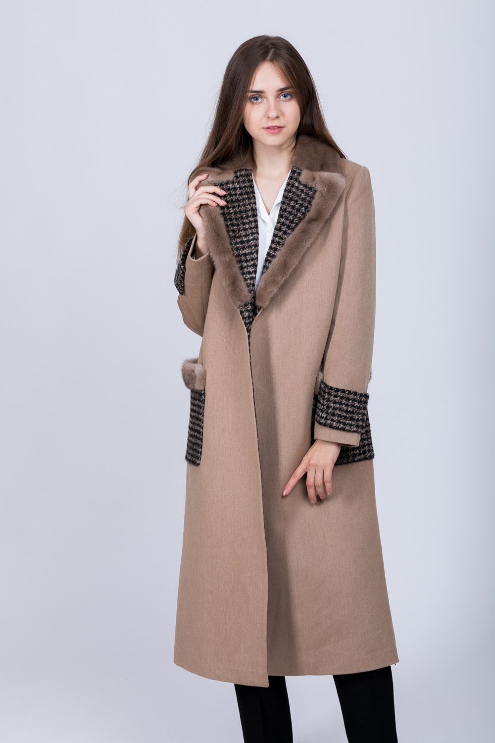 Пальто из натуральной шерсти с отделкой из меха норки 51894